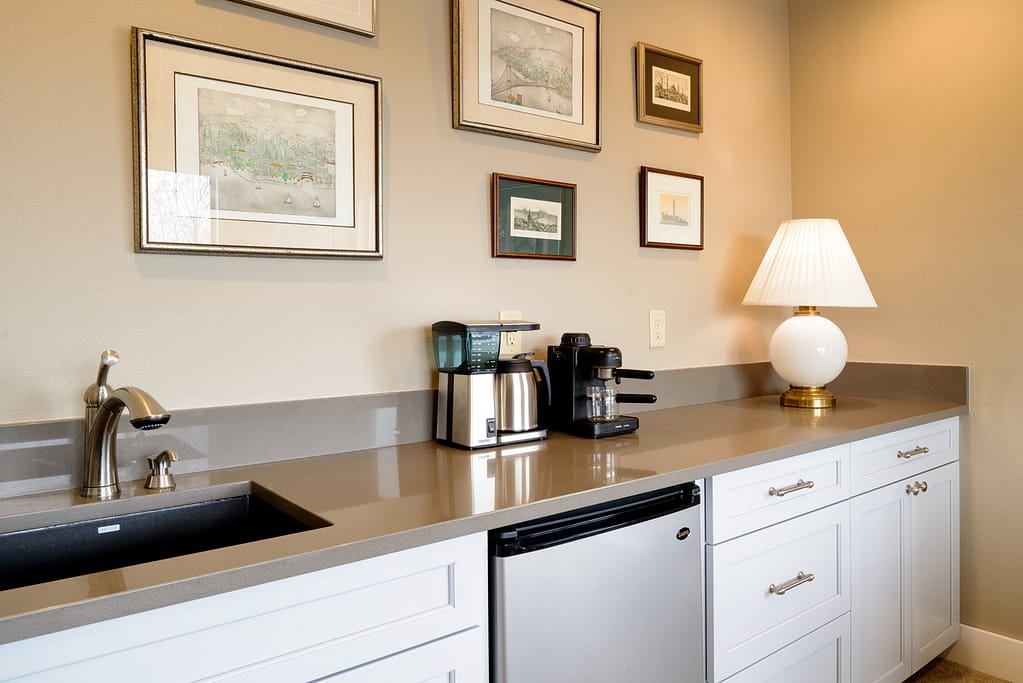 view-ridge-basement-suite-01